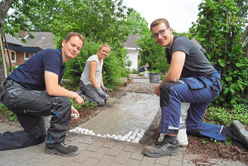 Landjugend engagiert sich im Johanneskindergarten Sinnespfad erstrahlt in neuem Glanz